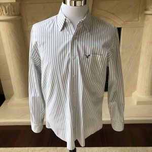 American Eagle Men’s collar shirt.